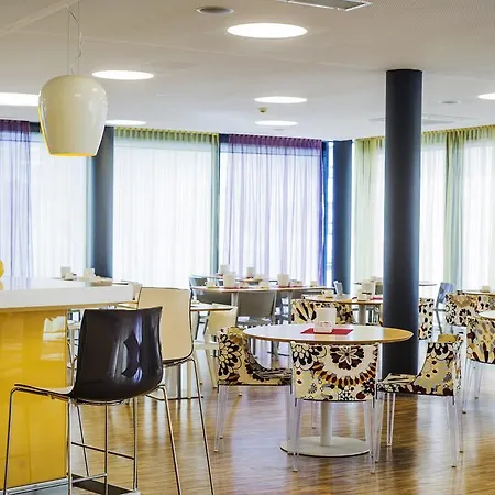 ステイイン コンフォート アート ホテル 3*