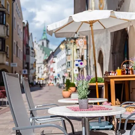 施瓦茨康福艺术住宿酒店 3*